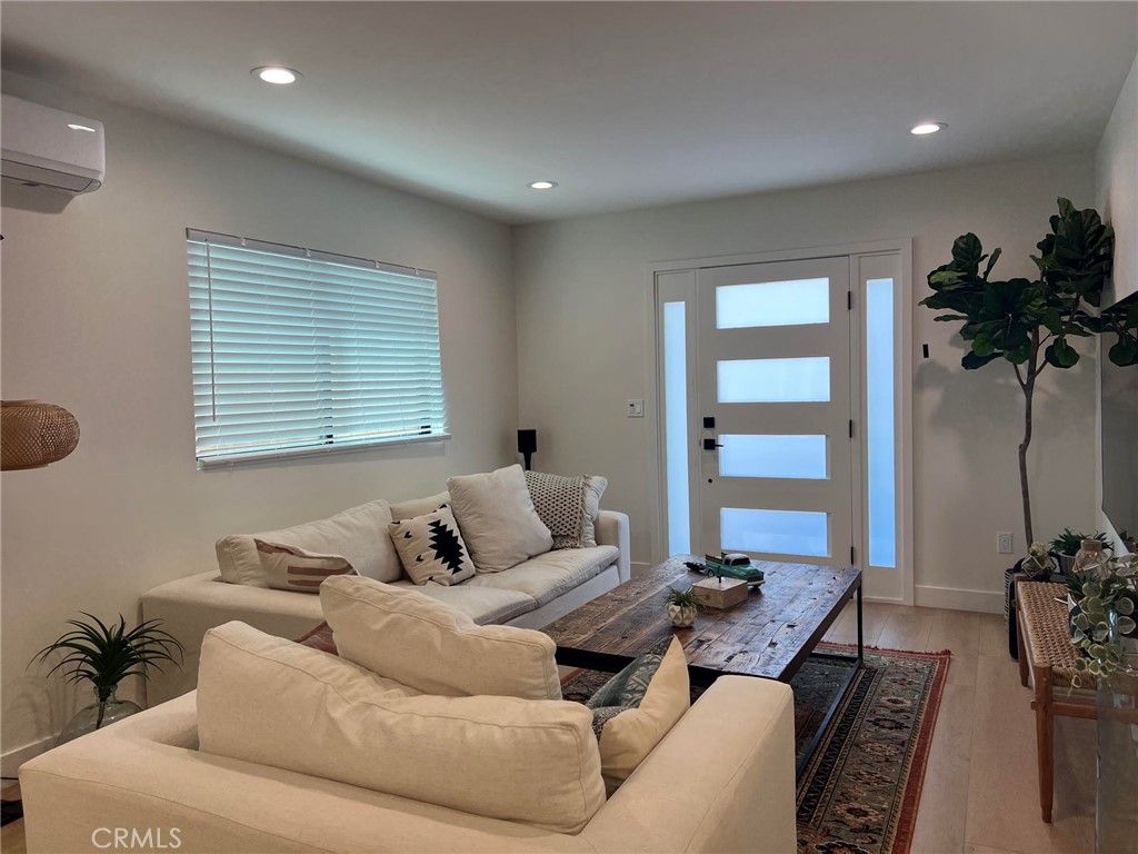 124 Lyndon Street, Hermosa Beach, CA 90254