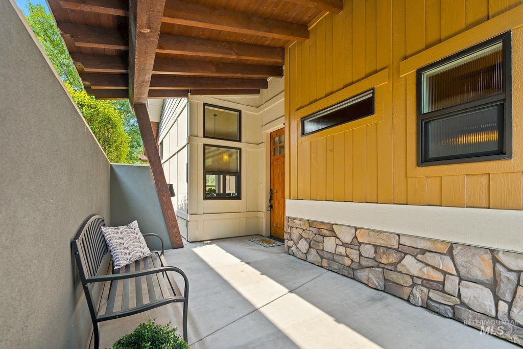 1401 E Lone Shore Dr, Eagle, ID 83616 photo 4