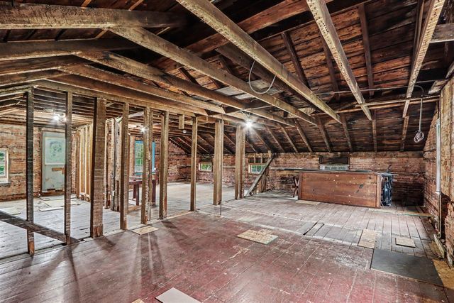 675 10th Street, Plainwell, MI 49080