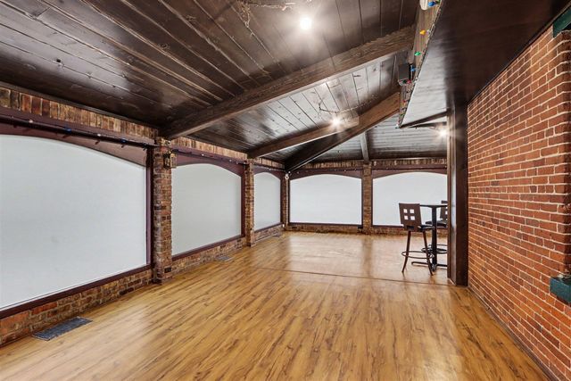 675 10th Street, Plainwell, MI 49080