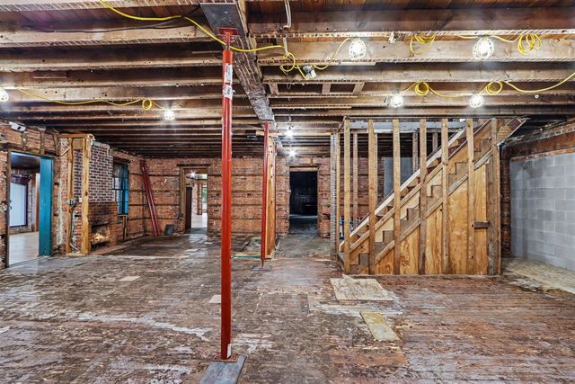 675 10th Street, Plainwell, MI 49080