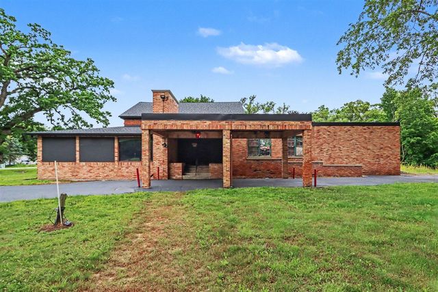 675 10th Street, Plainwell, MI 49080