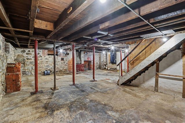 675 10th Street, Plainwell, MI 49080