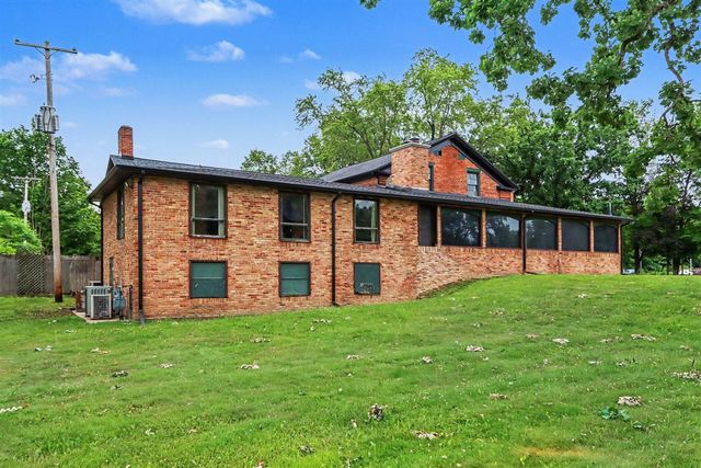 675 10th Street, Plainwell, MI 49080