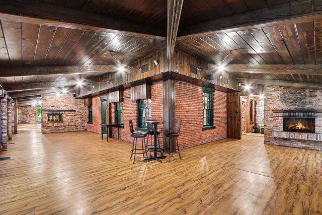 675 10th Street, Plainwell, MI 49080
