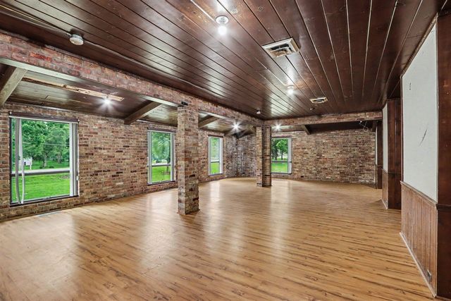 675 10th Street, Plainwell, MI 49080