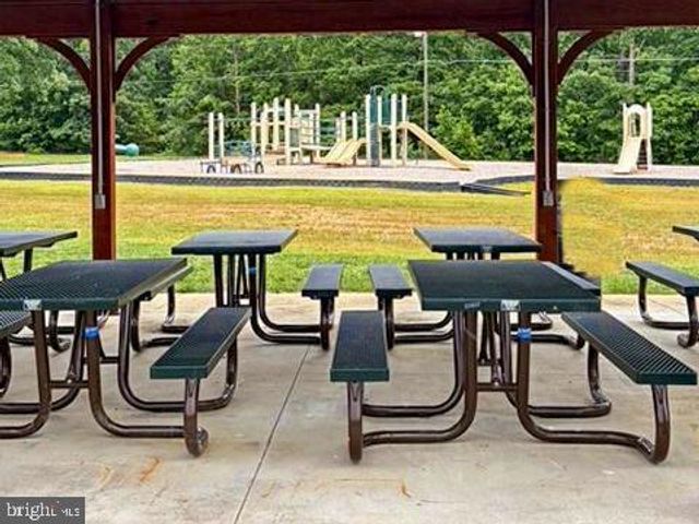 604 YORKTOWN BLVD, Locust Grove, VA 22508