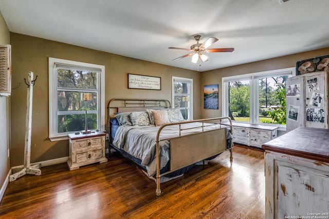 125 Sunway Dr, San Antonio, TX 78232