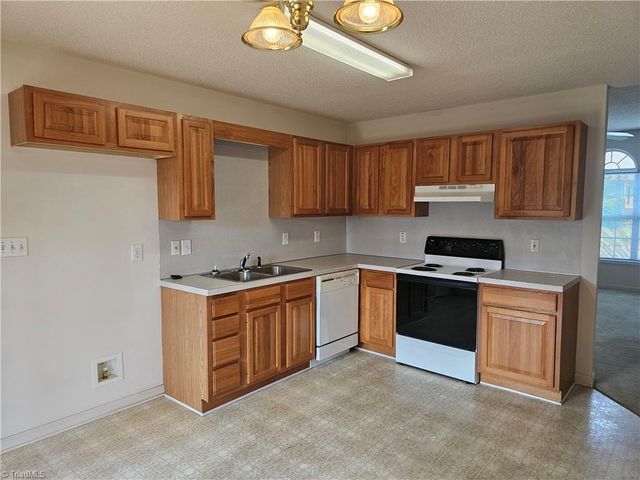 130 Cloverfield Court, Winston-salem, NC 27127