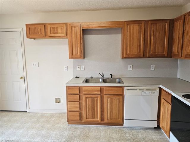 130 Cloverfield Court, Winston-salem, NC 27127