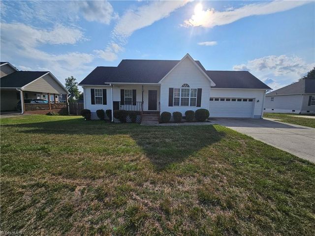 130 Cloverfield Court, Winston-salem, NC 27127
