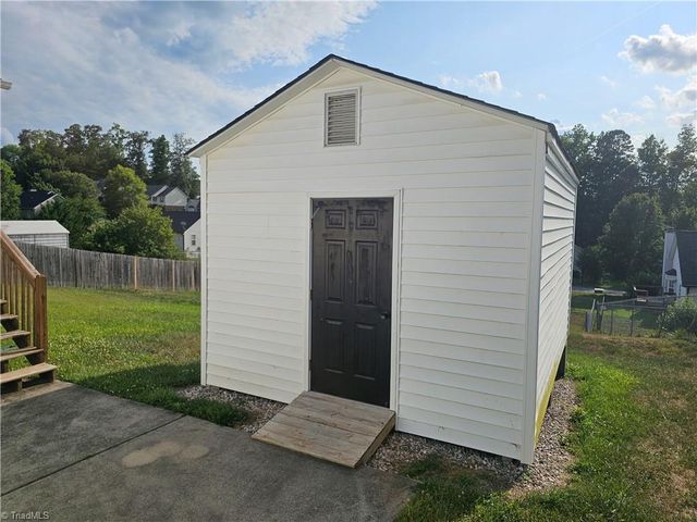 130 Cloverfield Court, Winston-salem, NC 27127