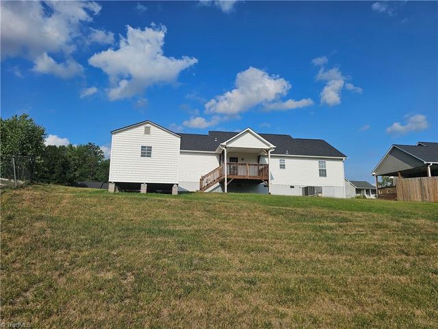130 Cloverfield Court, Winston-salem, NC 27127