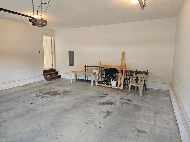 130 Cloverfield Court, Winston-salem, NC 27127