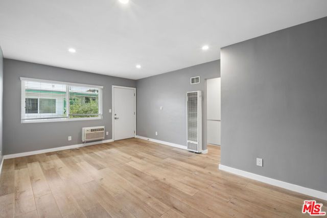 252 S New Hampshire Avenue 15, Los Angeles, CA 90004