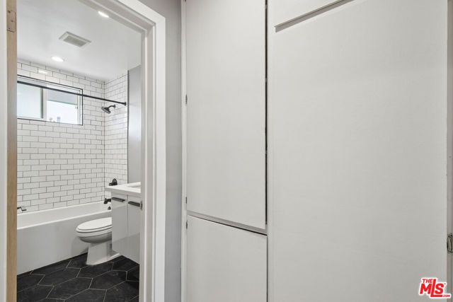 252 S New Hampshire Avenue 15, Los Angeles, CA 90004