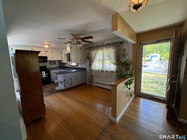 13 Trading Cove Drive, Norwich, CT 06360