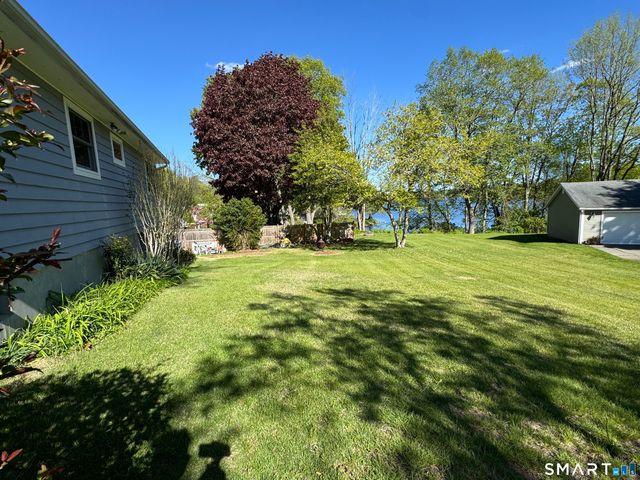 13 Trading Cove Drive, Norwich, CT 06360