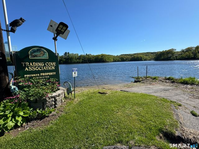 13 Trading Cove Drive, Norwich, CT 06360
