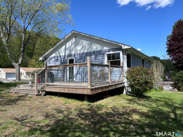 13 Trading Cove Drive, Norwich, CT 06360