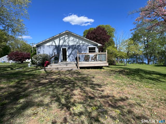 13 Trading Cove Drive, Norwich, CT 06360