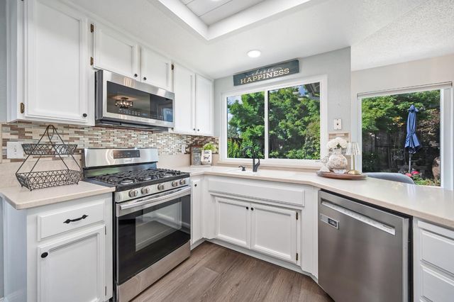 3411 Stoney Rd, Rocklin, CA 95765