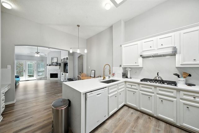 3911 Princeton Park Court, Pasadena, TX 77058