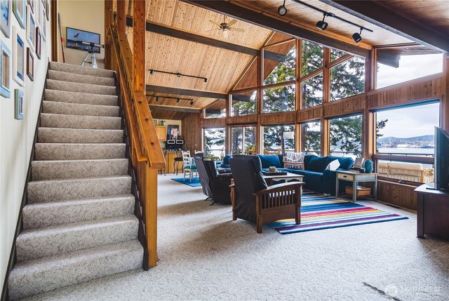 7616 Cypress Way, Anacortes, WA 98221