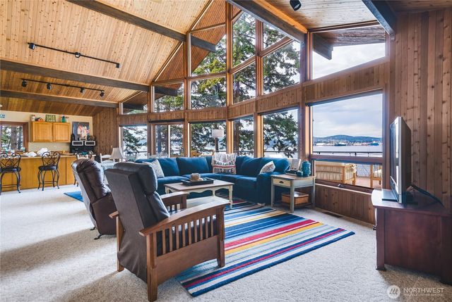 7616 Cypress Way, Anacortes, WA 98221