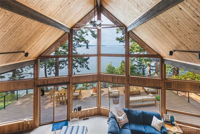7616 Cypress Way, Anacortes, WA 98221