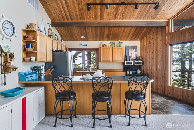 7616 Cypress Way, Anacortes, WA 98221