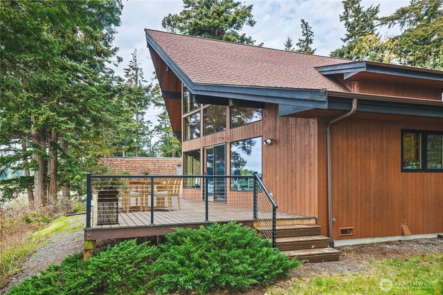 7616 Cypress Way, Anacortes, WA 98221