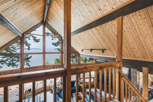 7616 Cypress Way, Anacortes, WA 98221