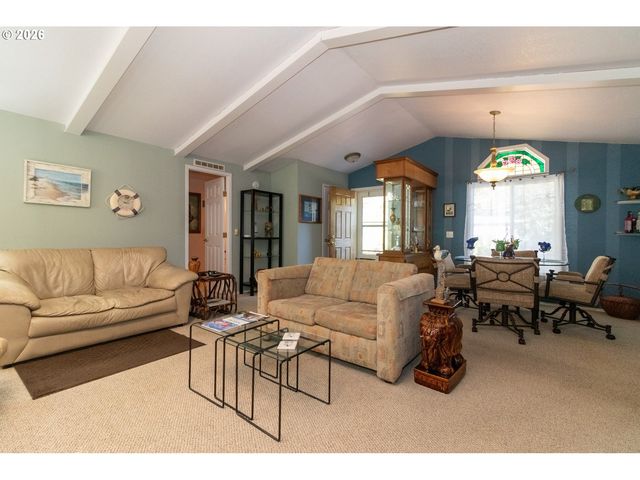 136 43RD Way, Florence, OR 97439