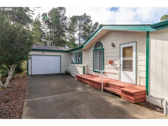 136 43RD Way, Florence, OR 97439