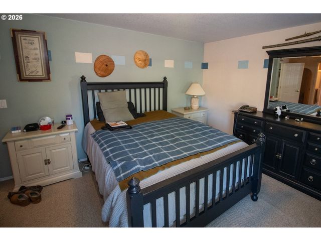 136 43RD Way, Florence, OR 97439