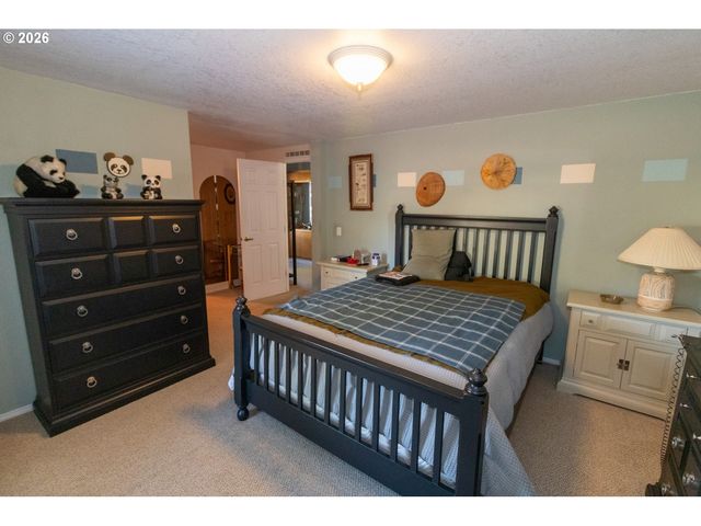 136 43RD Way, Florence, OR 97439