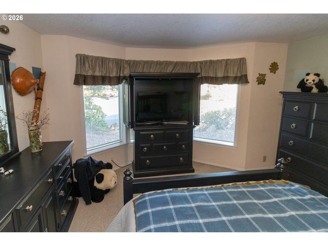 136 43RD Way, Florence, OR 97439