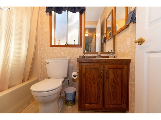 136 43RD Way, Florence, OR 97439