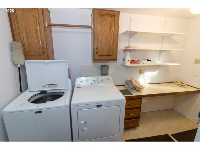 136 43RD Way, Florence, OR 97439