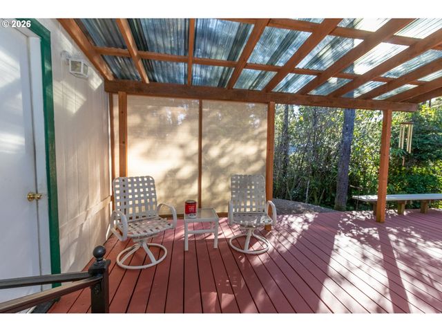 136 43RD Way, Florence, OR 97439