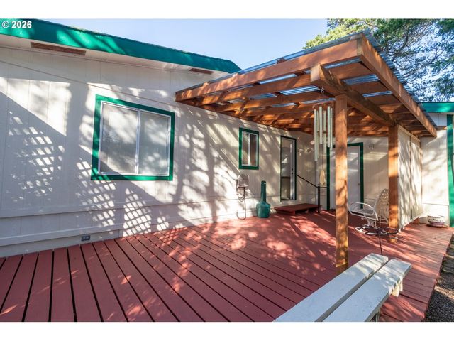 136 43RD Way, Florence, OR 97439