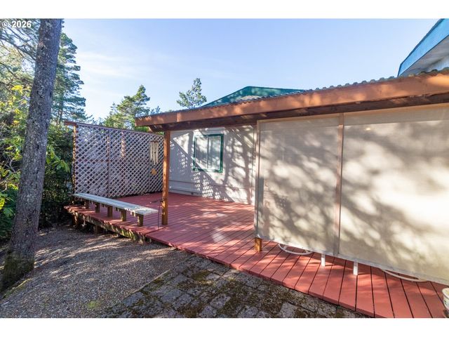 136 43RD Way, Florence, OR 97439