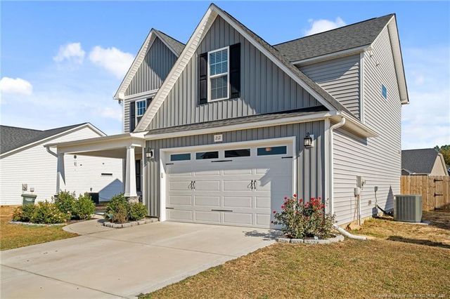 212 Winnsboro Road, Raeford, NC 28376