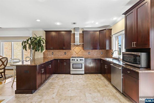 90 Washington Avenue C0090, Cliffside Park, NJ 07010
