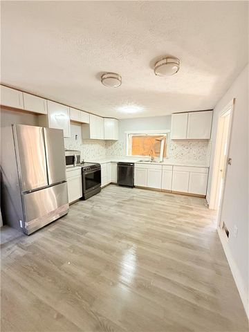 1445 Diplomat Drive, Riverdale, GA 30296