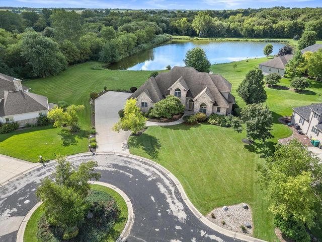 155 St. James CIRCLE, Union Grove, WI 53182