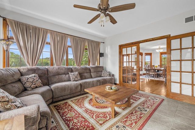 155 St. James CIRCLE, Union Grove, WI 53182