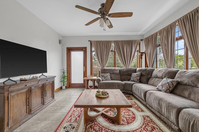 155 St. James CIRCLE, Union Grove, WI 53182