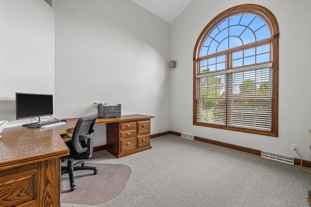 155 St. James CIRCLE, Union Grove, WI 53182